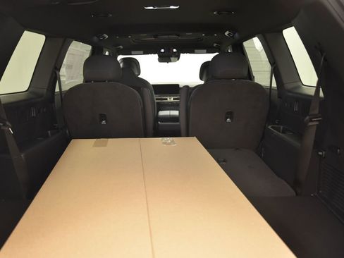 New 2027 Kia Telluride S image 13