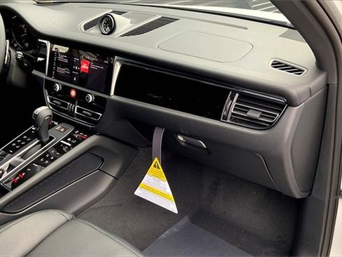 New 2025 Porsche Macan image 22