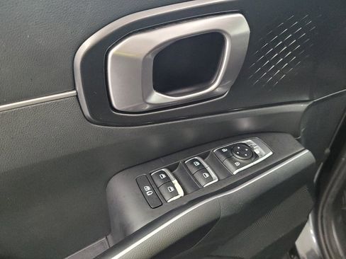 Used 2023 Kia Sorento LX FWD image 27