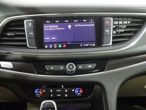 Used 2020 Buick Enclave Essence w/ LPO, Luxury Package image 30