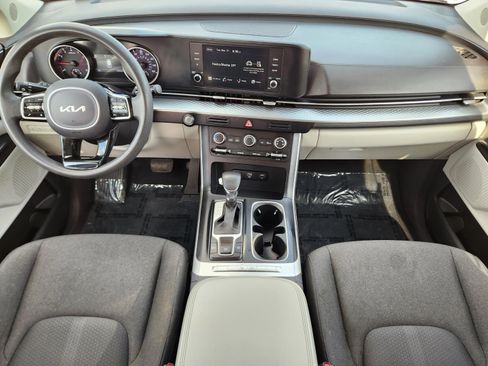 Used 2023 Kia Carnival LX FWD image 22