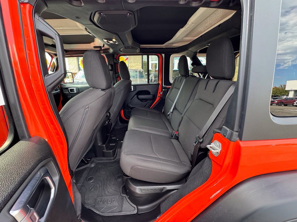 Used 2023 Jeep Wrangler Unlimited w/ Convenience Group AWD/4WD image 9