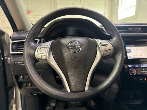 Used 2015 Nissan Rogue SV w/ SV Premium Package FWD image 10