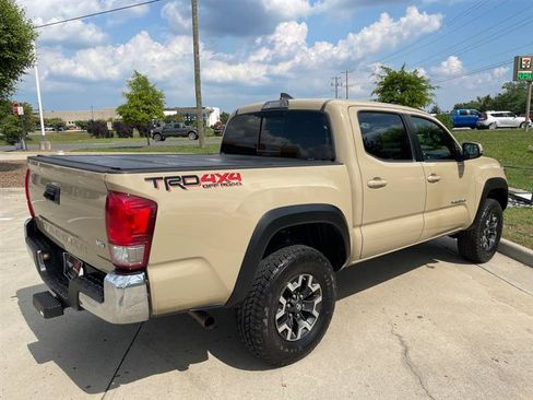 Used 2017 Toyota Tacoma TRD Off-Road w/ Tow Package (A/T) AWD/4WD image 7