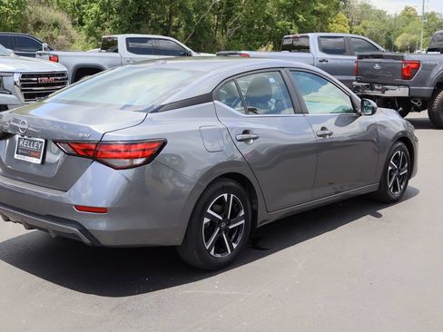 Used 2024 Nissan Sentra SV FWD image 9