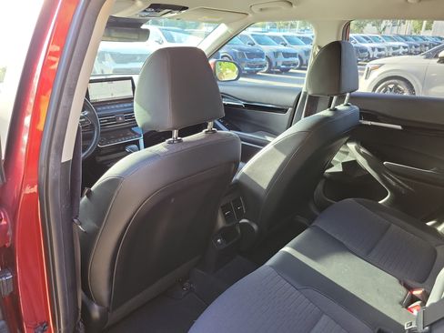Used 2023 Kia Seltos S w/ Navigation Package AWD/4WD image 16