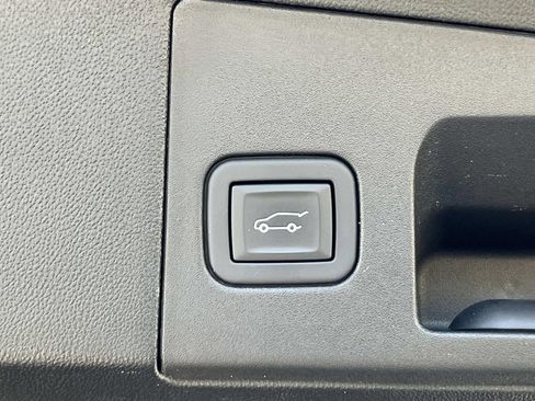 Certified 2024 Cadillac XT5 Sportv w/ Platinum Package image 13