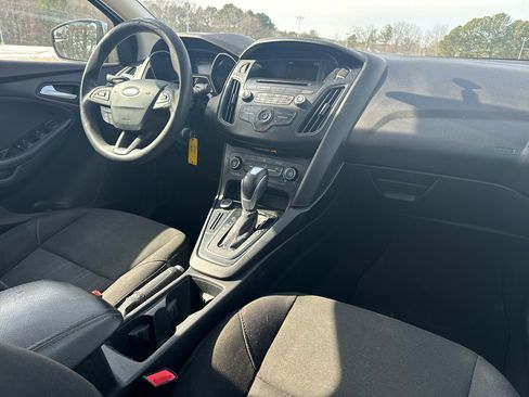 Used 2016 Ford Focus SE image 21