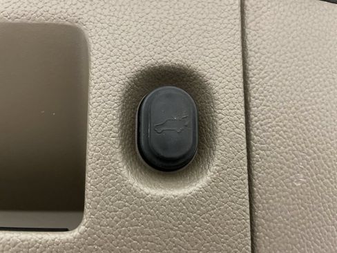 Used 2018 Chevrolet Tahoe LT w/ Luxury Package AWD/4WD image 33