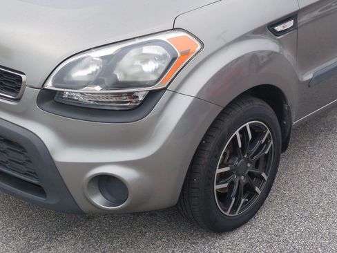 Used 2013 Kia Soul FWD image 10