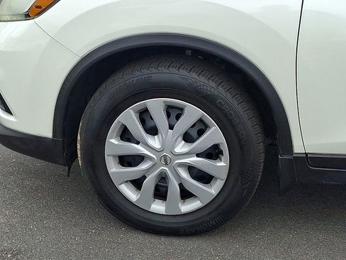 Used 2015 Nissan Rogue S FWD image 29