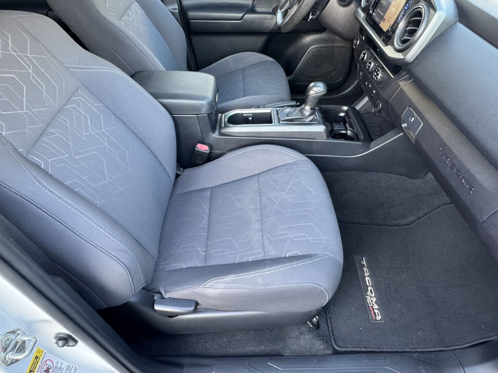 Used 2017 Toyota Tacoma TRD Sport w/ Tow Package RWD image 14