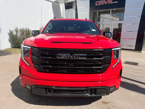 Used 2025 GMC Sierra 1500 Elevation w/ Elevation Premium Package AWD/4WD image 2