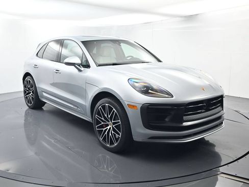 Certified 2024 Porsche Macan GTS AWD/4WD image 17