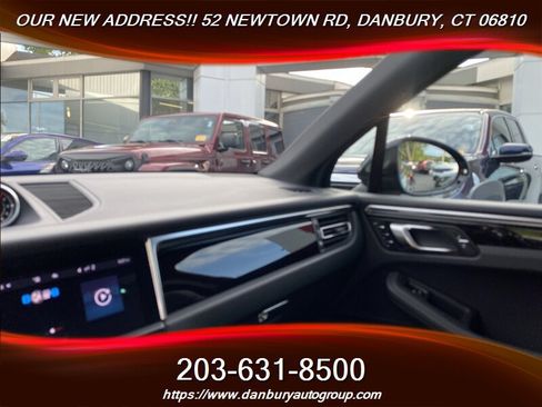 Used 2021 Porsche Macan AWD/4WD image 18