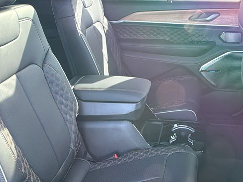 New 2025 Jeep Grand Cherokee L Summit image 15