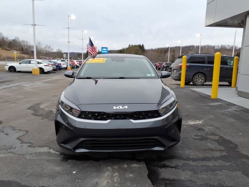 Used 2023 Kia Forte LXS image 2