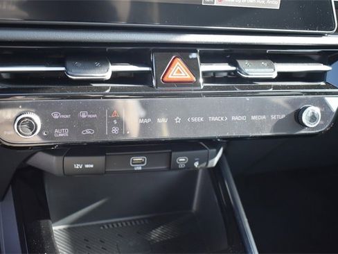 New 2025 Kia Niro EX Touring image 28