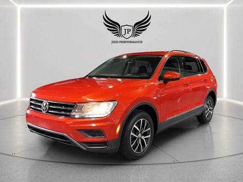 Used 2018 Volkswagen Tiguan SEL FWD image 3