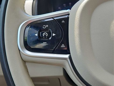 Used 2024 Volvo XC90 B5 Plus w/ Protection Package Premier AWD/4WD image 19