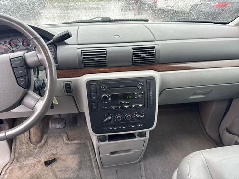 Used 2005 Ford Freestar SEL FWD image 10