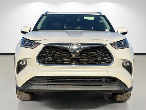 Used 2021 Toyota Highlander Limited image 8