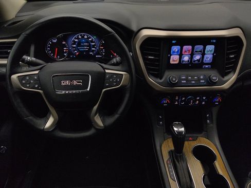 Used 2017 GMC Acadia Denali w/ Technology Package FWD image 22