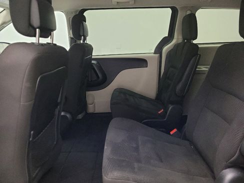 Used 2020 Dodge Grand Caravan SE image 18