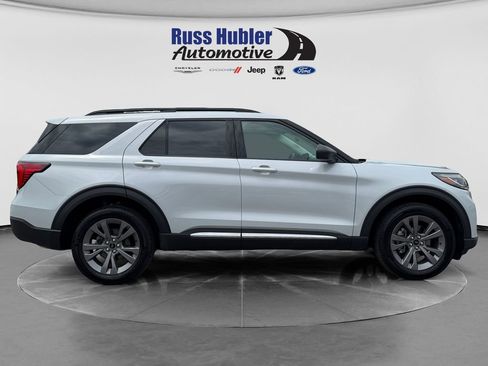 Used 2025 Ford Explorer Active w/ Active Comfort Package AWD/4WD image 8