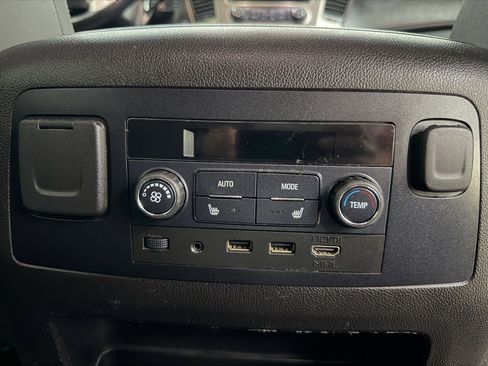 Used 2019 GMC Yukon XL Denali w/ Open Road Package image 21