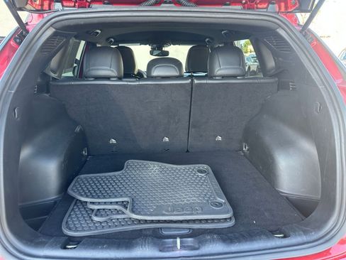 Used 2025 Jeep Compass Trailhawk image 30