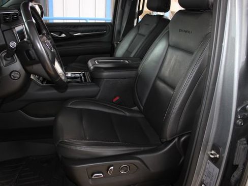 Used 2021 GMC Yukon XL Denali w/ Denali Premium Package AWD/4WD image 19