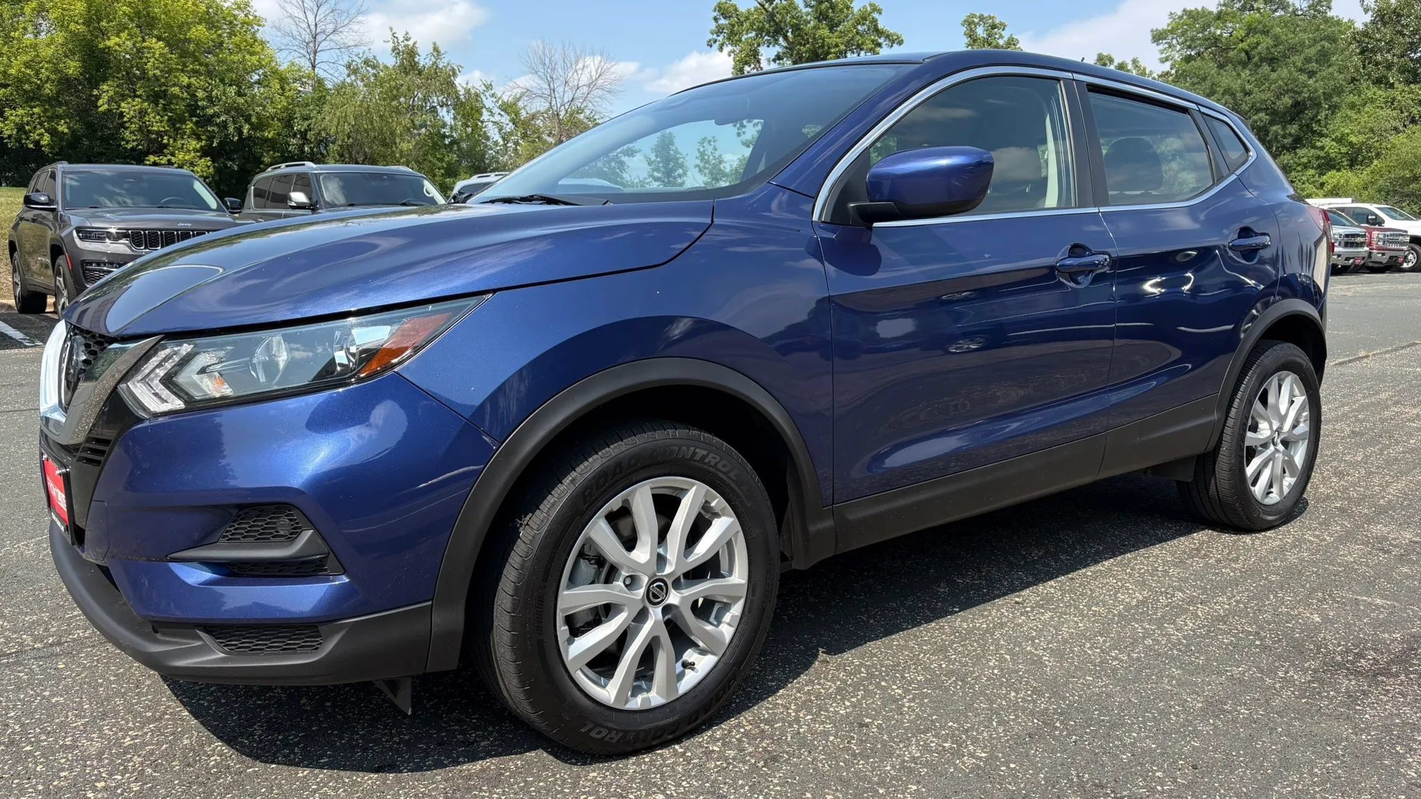 Used 2022 Nissan Rogue Sport S FWD image 5