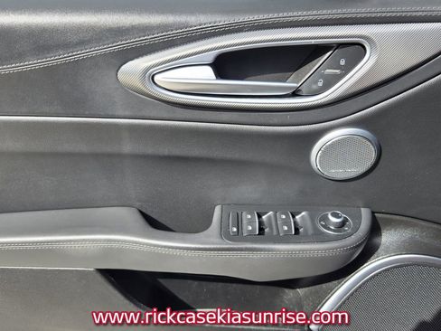 Used 2022 Alfa Romeo Giulia Veloce RWD image 28