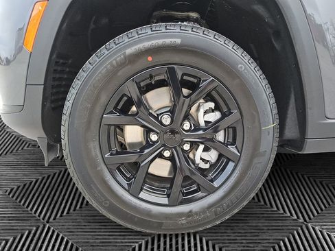 New 2025 Jeep Grand Cherokee L Altitude image 15