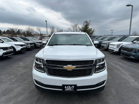 Used 2019 Chevrolet Suburban LT image 2
