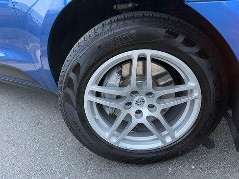 Used 2018 Porsche Macan AWD/4WD image 41