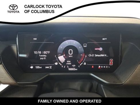 Used 2025 GMC Acadia Denali w/ LPO, All-Weather Package AWD/4WD image 25