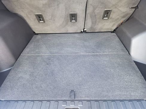 Used 2022 Chevrolet Equinox LT image 38