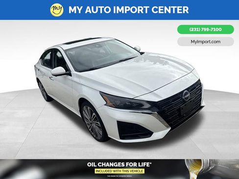 Used 2023 Nissan Altima 2.5 SL AWD/4WD image 1