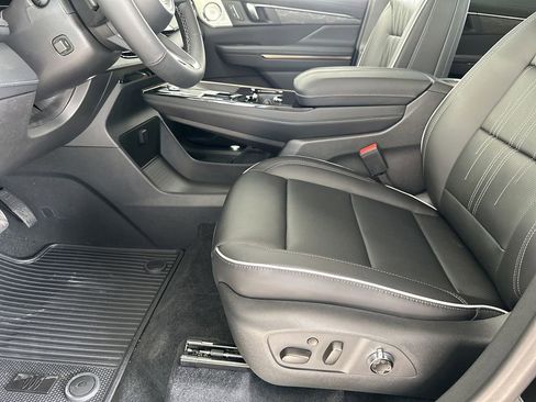 New 2026 Buick Enclave Avenir w/ Super Cruise Package FWD image 14
