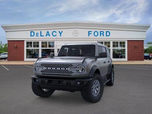 New 2025 Ford Bronco Badlands image 2