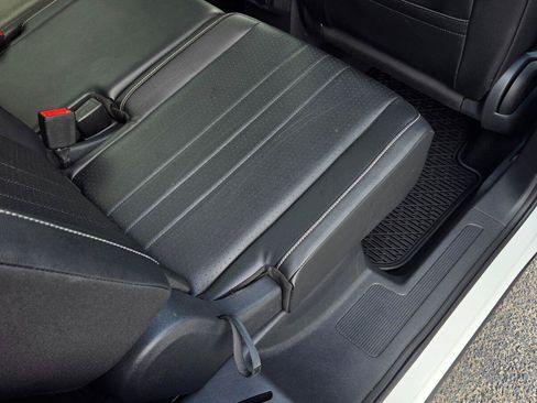 Certified 2022 Volkswagen Tiguan SE w/ Panoramic Sunroof Package FWD image 52