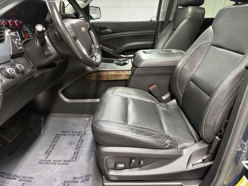Used 2020 Chevrolet Suburban LT AWD/4WD image 13