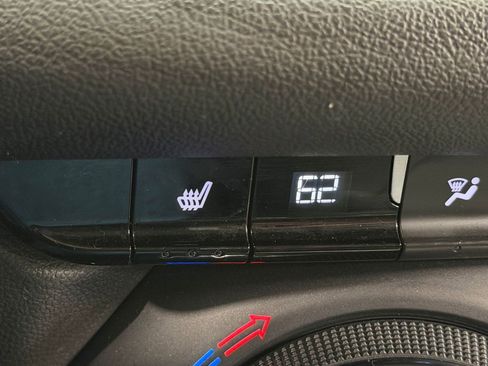Used 2025 Chevrolet Blazer LT AWD/4WD image 16
