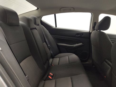 Used 2024 Nissan Altima 2.5 SV image 19