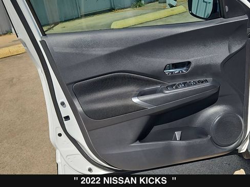 Used 2022 Nissan Kicks SV FWD image 14