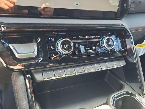 New 2026 GMC Sierra 1500 AT4 w/ AT4 Premium Package image 17