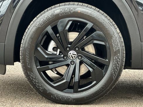 Used 2023 Volkswagen Atlas SE w/ Black Wheel Package FWD image 26