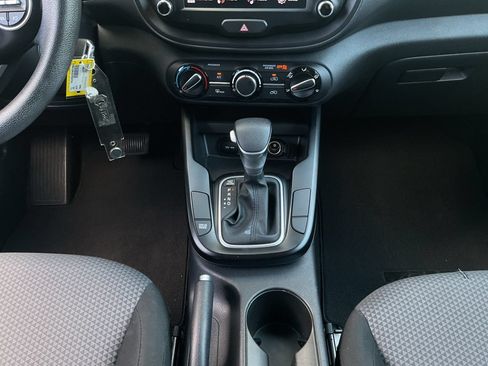Used 2025 Kia Soul LX w/ LX Technology Package FWD image 10